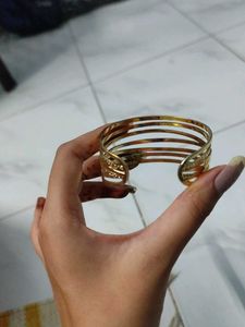 statement jewelry( bangle)