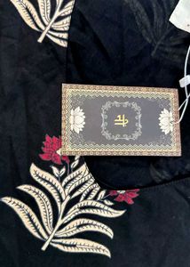 Nishorama Nury Sleeved Maxi Dress