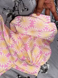 Pink Daisy Print top