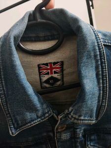 Classic Blue Denim Jacket for sale excellent condi