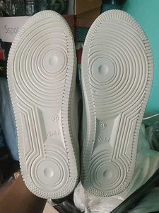 NEW NO USED SNEAKERS SHOES FOR MEN AND WOMEN.