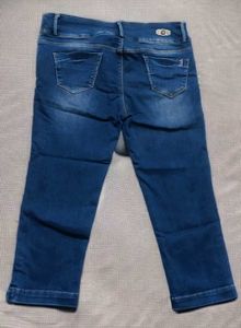 Dark Wash Cropped Jeans