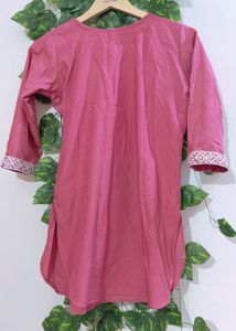 Vibrant Pink Embroidered Kurta