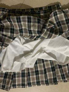 Plaid Pleated Skirt