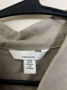 H&amp;M Long Sleeve Button-Up Shirt