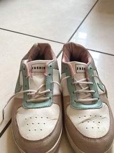 Fashion Sneakers - Color Block Design