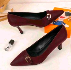 COMBO OF HEELS AND TOP