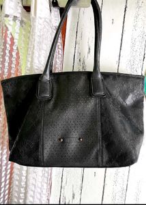 Caprese original leather black tote in perfect con