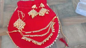 Stunning Kundan & Pearl Jewelry Set