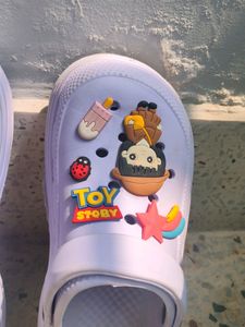 Crocs(Price Dropped 🔥🔥🔥)