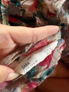 Zara Chic floral top