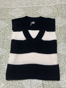 H&M cute V neck knitted vest sweater