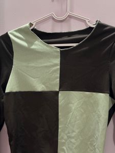 Colorblock Long Sleeve Crop Top