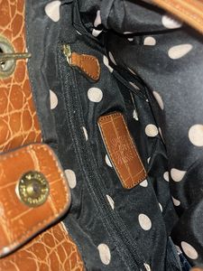 Stylish Croc-Embossed Handbag