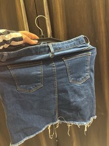 Frayed Hem Denim Mini Skirt