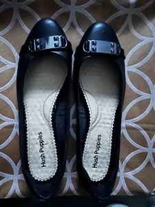 Stylish Black Hush Puppies Ballet Flats