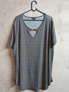 Stylish Geometric Print Top Oversized