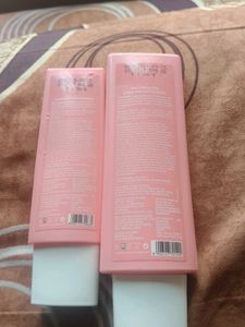 Aqualogica Glow Dewy Gel Sunscreen SPF 50