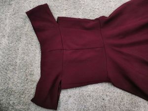Chic Off-Shoulder Burgundy Dress