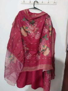 Elegant Embroidered Kurta