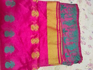 Elegant Rani Pink Kanjivaram-Style Silk Saree with