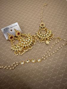 Exquisite Kundan &amp; Pearl Maang Tikka Set