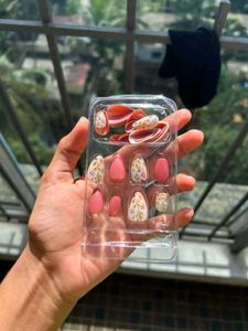 Floral Press-On Nails