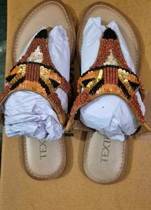 Branded women Beaded Fox Design Sandal in siz
