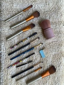 Assorted Makeup Brush Set