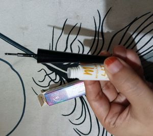My Glamm Lit Glossy Liquid Eyeliner
