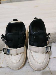 Stylish Black & White Buckle Shoes
