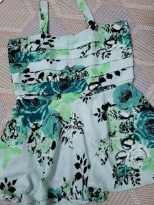 sleeveless peplum top for women