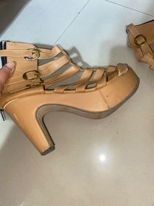 Stylish Tan Glazed Wedge Sandals
