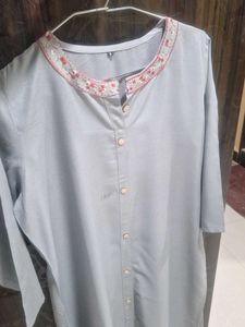 Kurta pant set with Embroidered Neckl