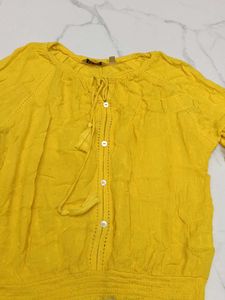 yellow blouson top
