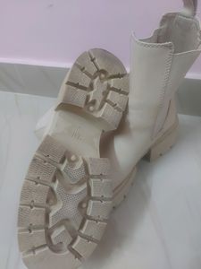 H&amp;M Platform Chelsea Boots