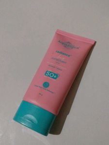 Aqualogica Radiance Dewy Sunscreen SPF 50+