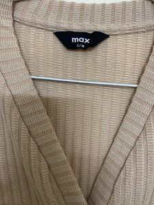 Cream- beige ribbed top