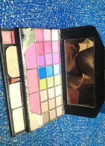 Multi-Color Makeup Kit – Eyeshadow, Blush &amp; Face M