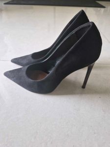 Zara Black Suede Pointed Toe Heels