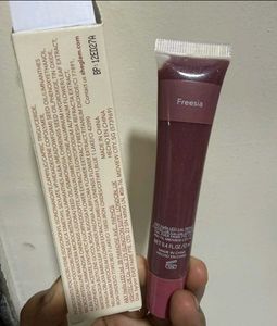 sheglam lip gloss- freesia