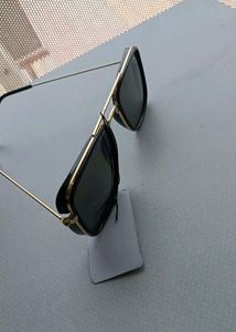 Sunglasses For Women And Man's.. New With Tag..
