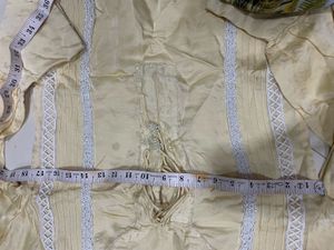 Elegant Yellow Kurta with Lace Detail