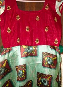 beautiful long flared kurta and dupatta,full lengt