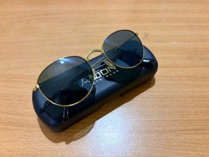 Round Frame Sunglasses with Case
