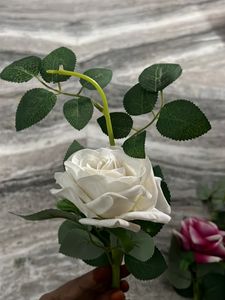 Artifical Pack Of 4 Rose Flowers
