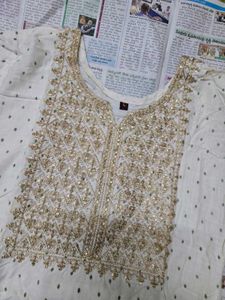 Elegant White Kurta Set with Gold Embroidery
