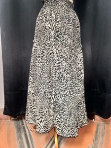 Chic Tiered Maxi Skirt with Leopard Print