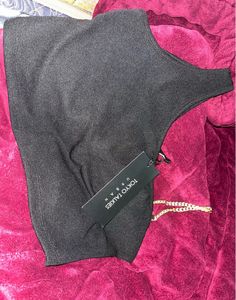 Chic Black One-Shoulder Top with Gold Chain