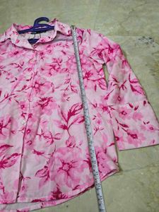🩷 Zara Pink Floral Button-Up Shirt